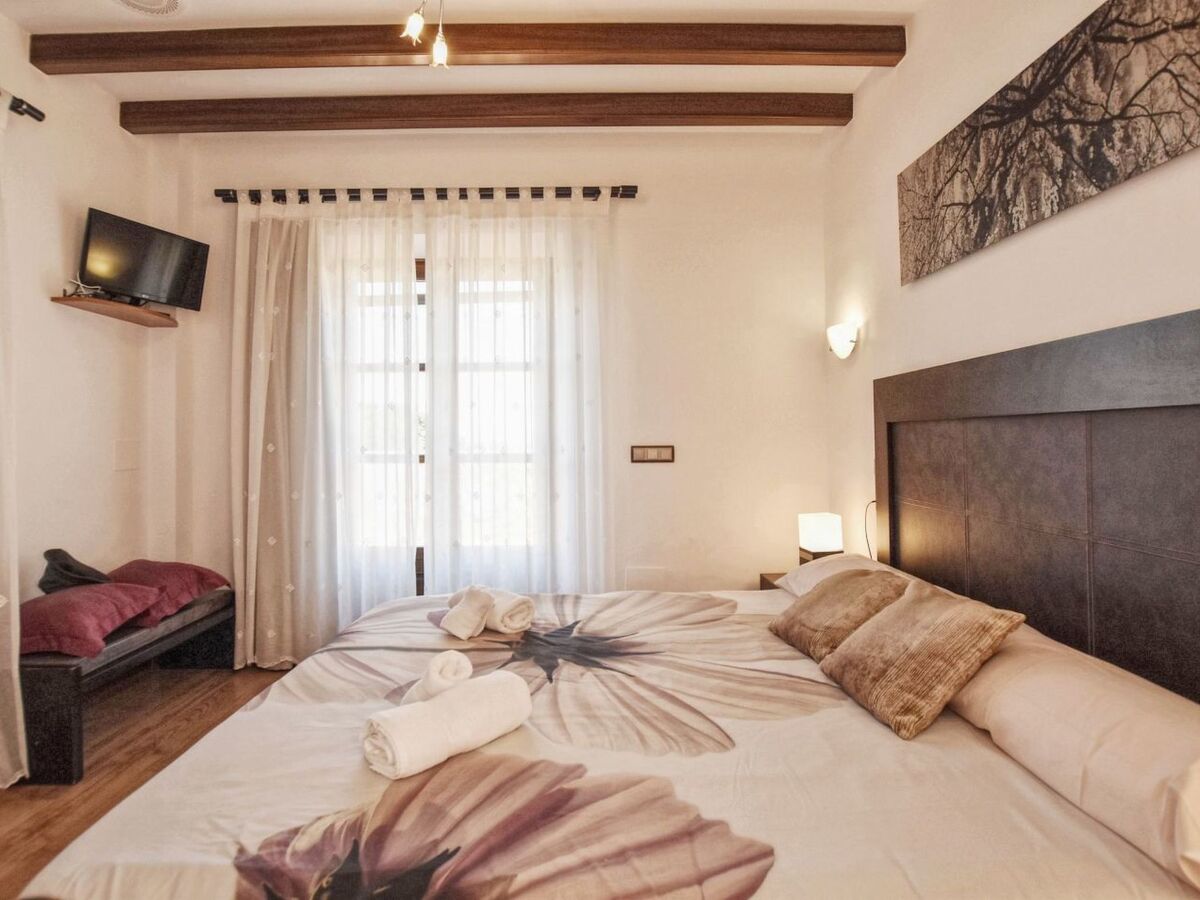 Canova – Maison 8 chambres, piscine et 14 000 m² - Photo 26