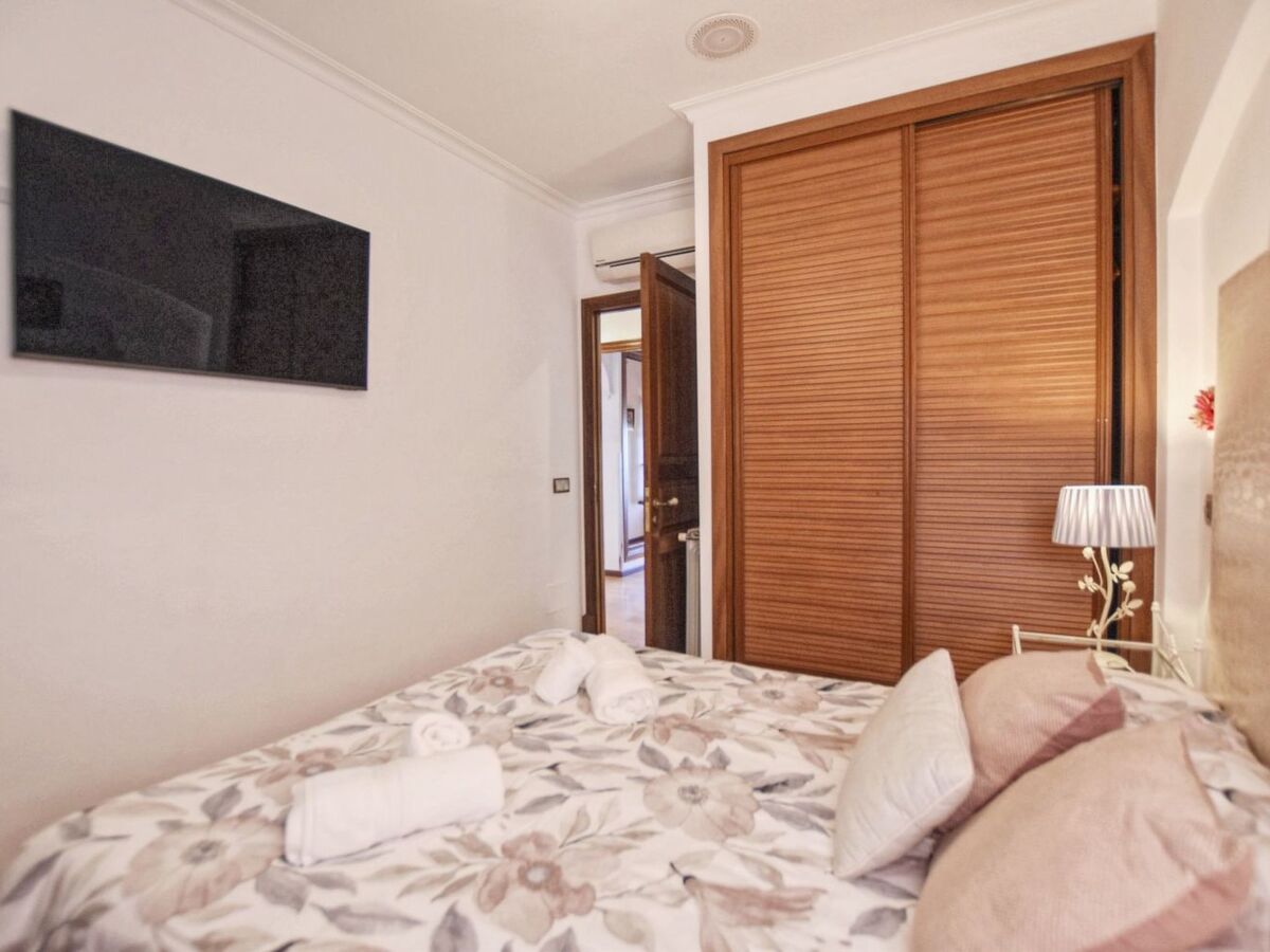 Canova – Maison 8 chambres, piscine et 14 000 m² - Photo 29