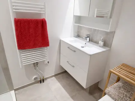 Appartement rénové ski aux pieds au centre de Courchevel 1650 : photo 6