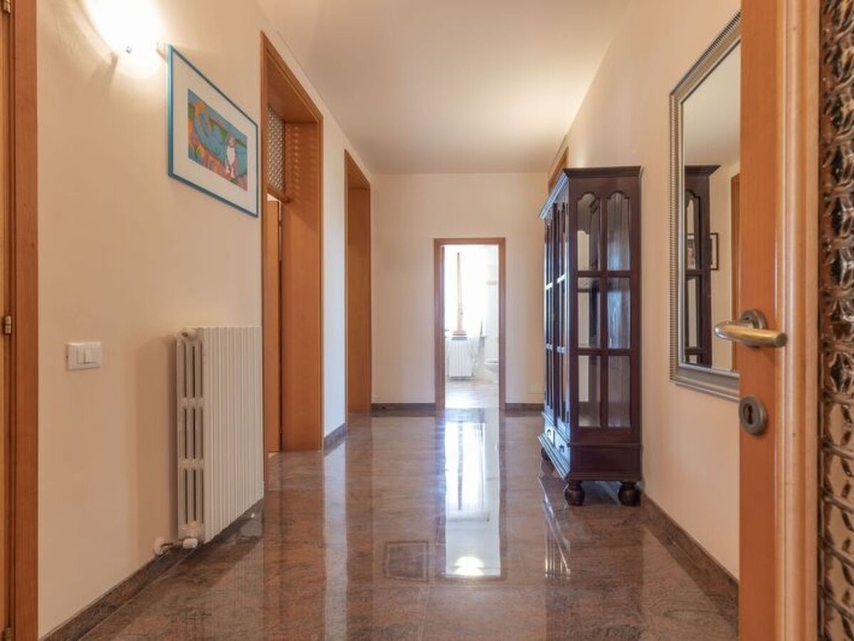 Sunrise Hill Holiday Home, maison 7 lits piscine privée - Photo 12
