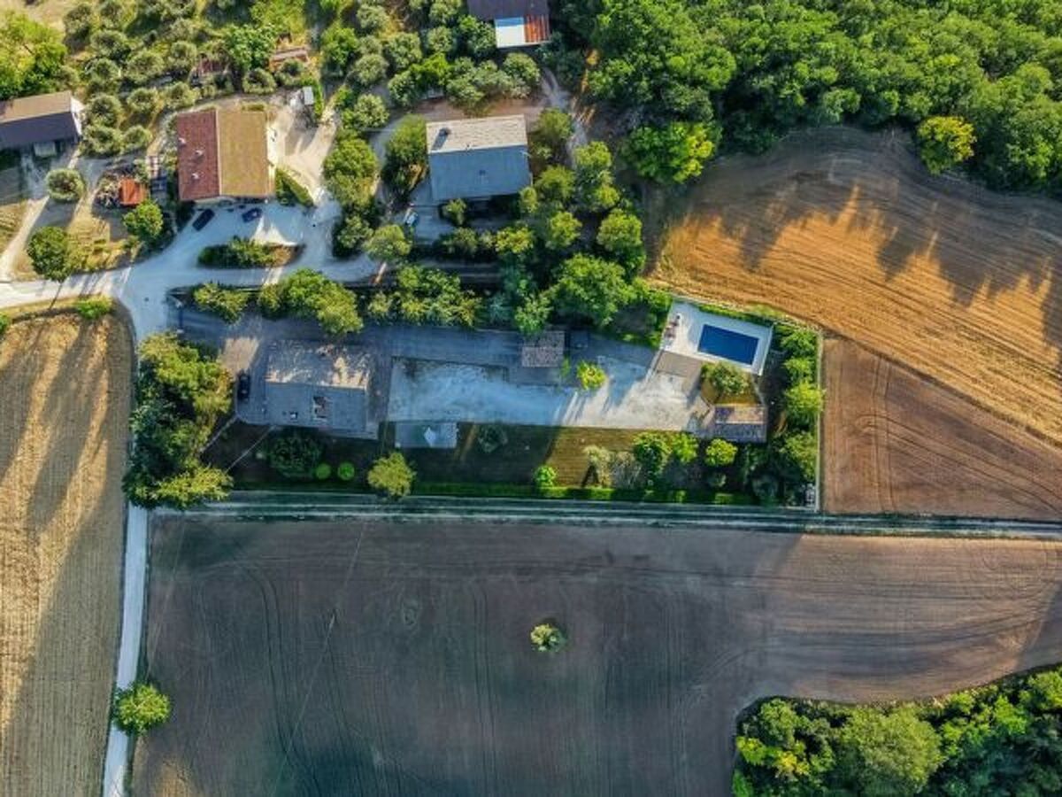 Sunrise Hill Holiday Home, maison 7 lits piscine privée - Photo 13