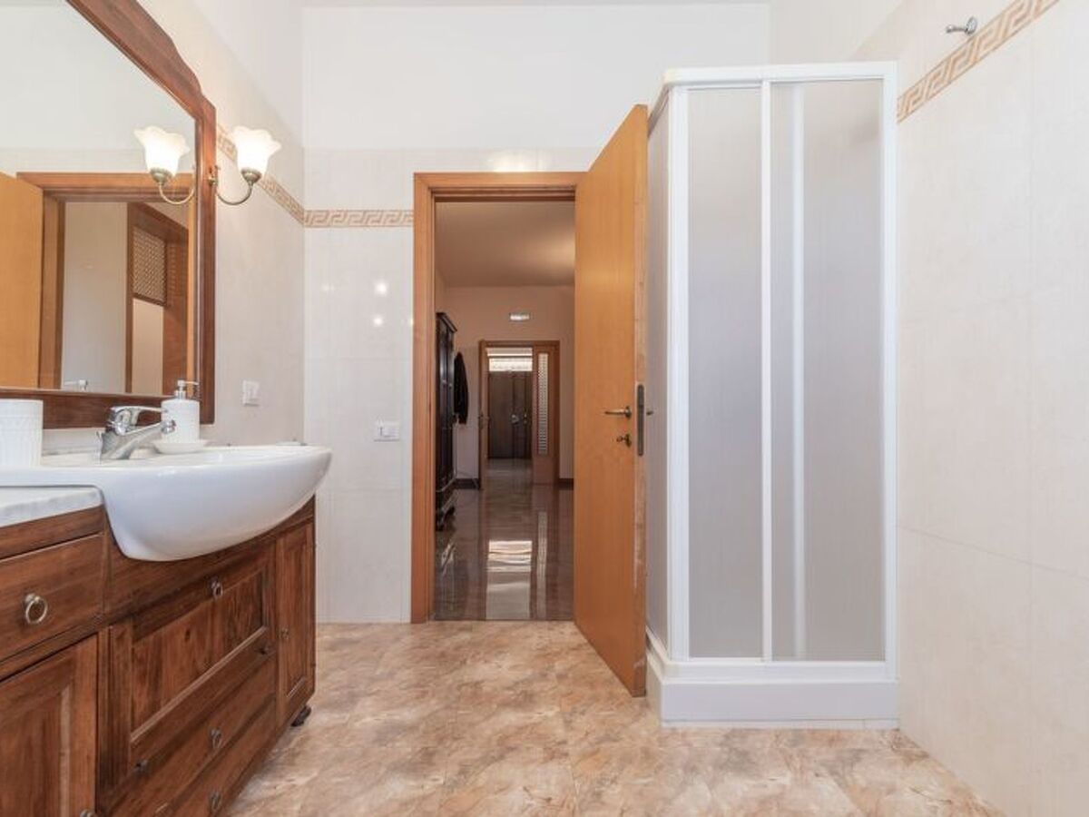 Sunrise Hill Holiday Home, maison 7 lits piscine privée - Photo 45