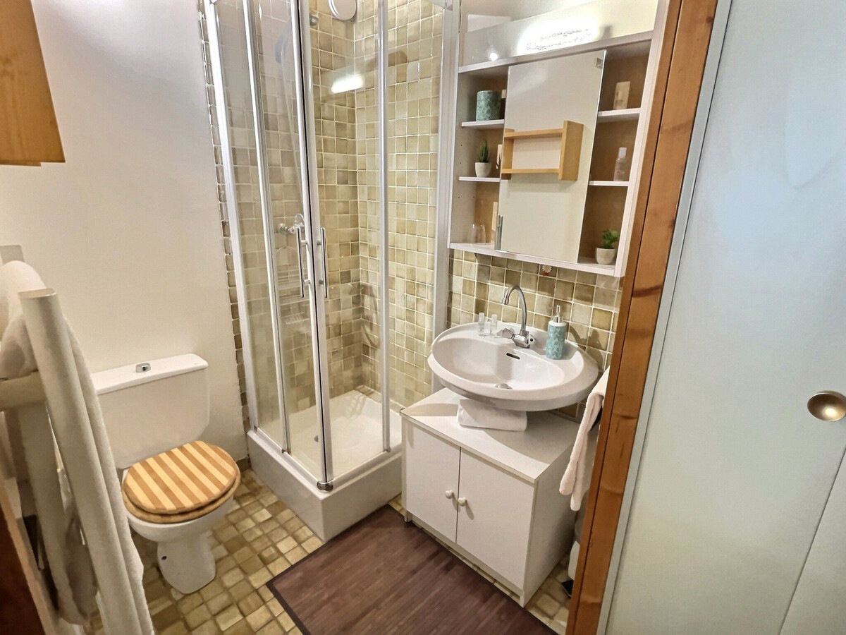 Studio mezzanine 22m² avec balcon et parking couvert - Photo 9