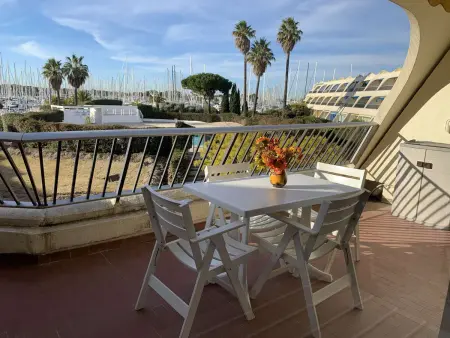 Appartement 3 pièces avec terrasse vue port, Port Camargue : photo 4