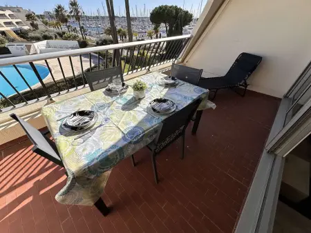 Location appartement à Port Camargue, Appartement 2 pièces rénové avec terrasse et climatisation à Port Camargue