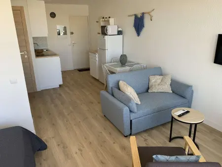Appartement 2 pièces rénové, terrasse 12 m² et clim à Port Camargue : photo 5