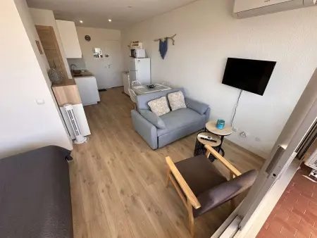 Appartement 2 pièces rénové, terrasse 12 m² et clim à Port Camargue : photo 7