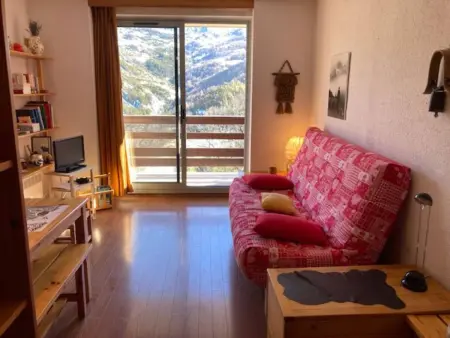 Location appartement à Enchastrayes, Studio confortable au Sauze avec balcon, proche pistes