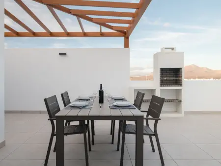 Villa neuve 4 chambres à Playa Blanca, piscine et terrasse 102 m² : photo 28