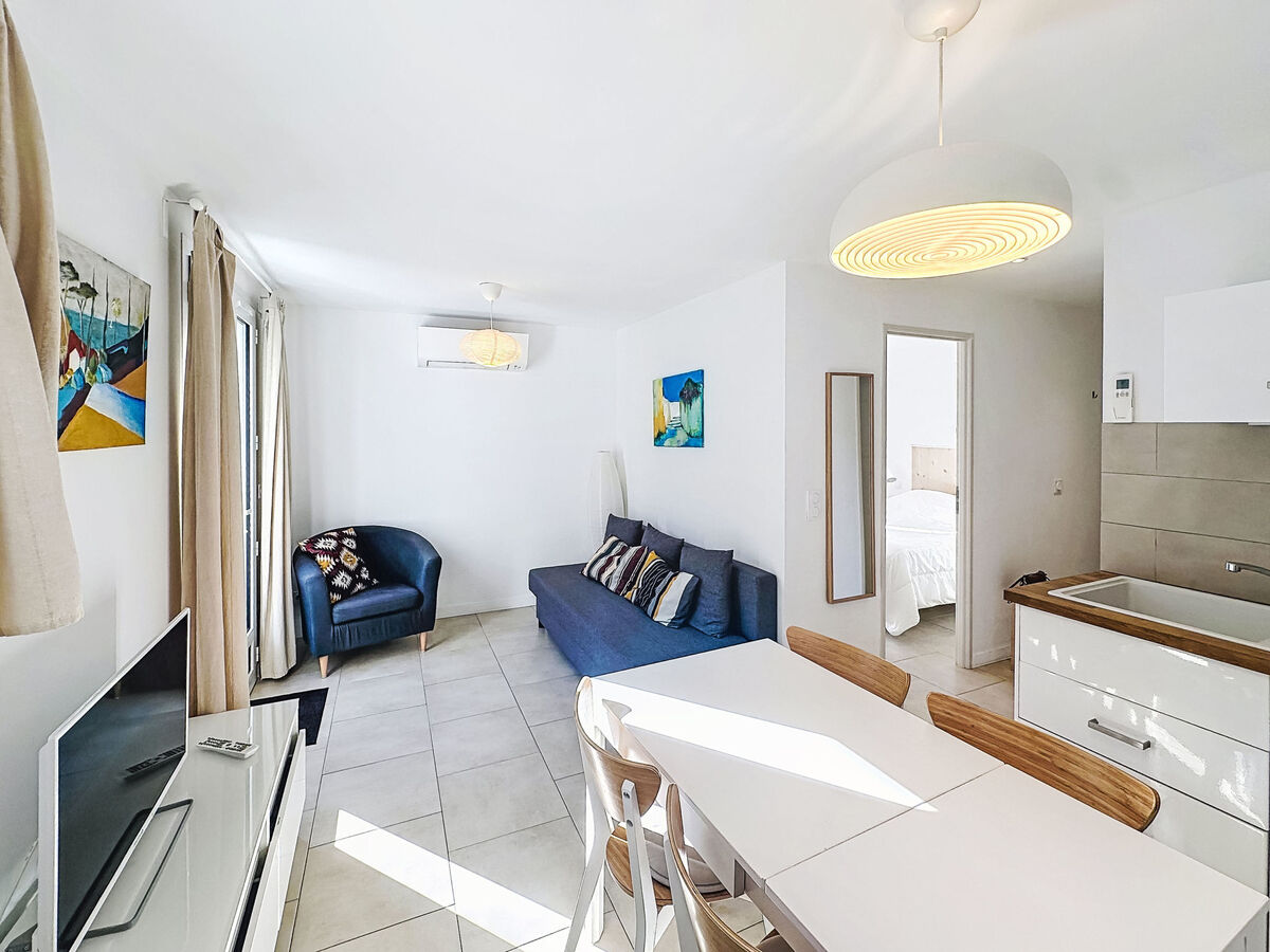 Appartement Le Perregaux, centre du Lavandou, jardin - Photo 1