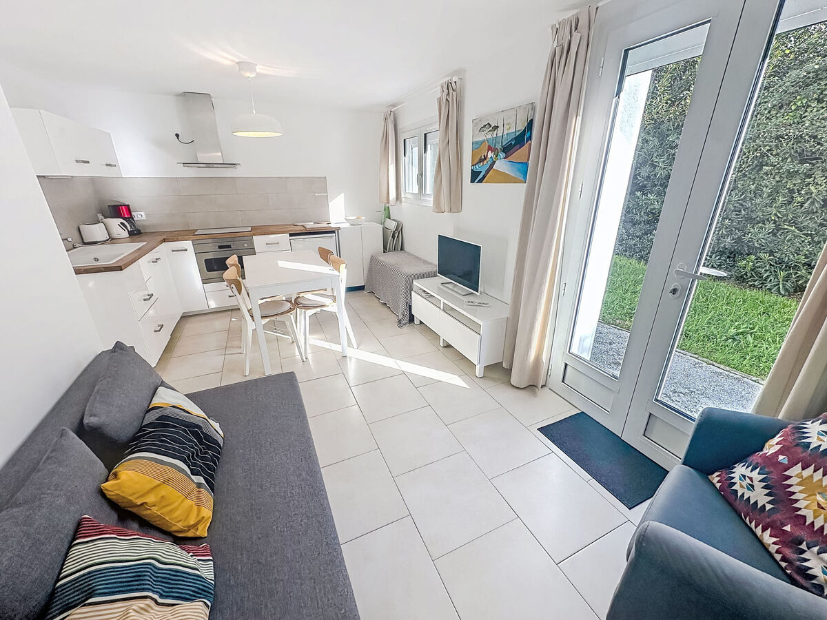 Appartement Le Perregaux, centre du Lavandou, jardin - Photo 5