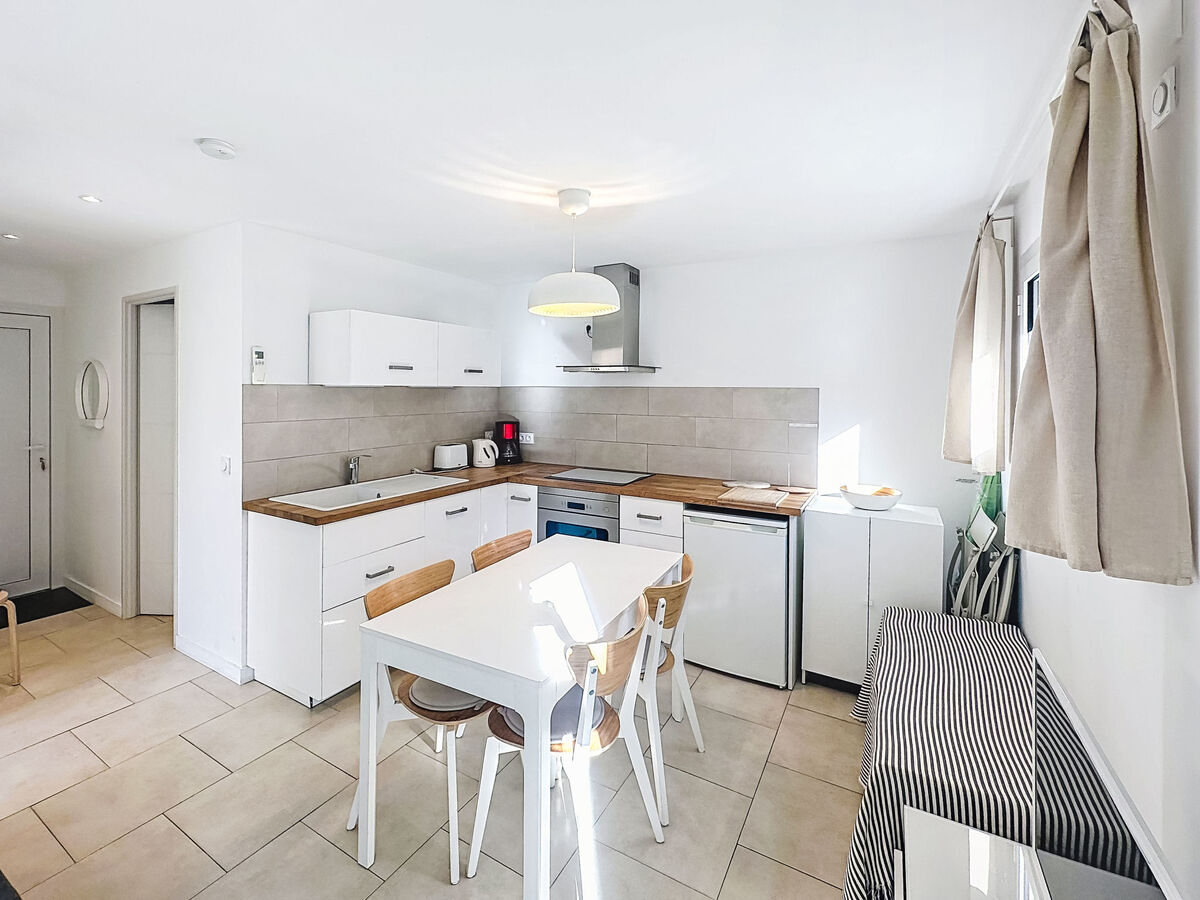 Appartement Le Perregaux, centre du Lavandou, jardin - Photo 11