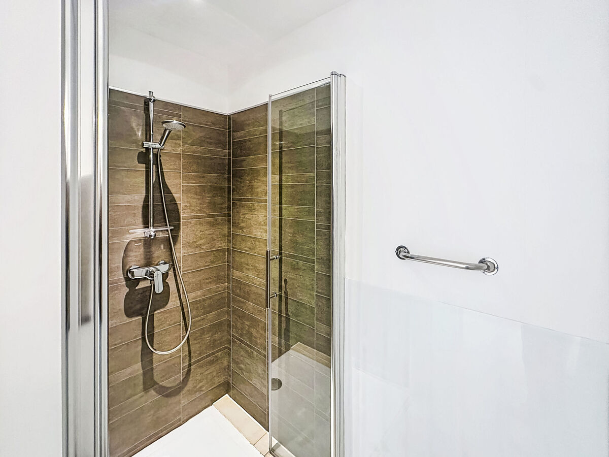 Appartement Le Perregaux, centre du Lavandou, jardin - Photo 18