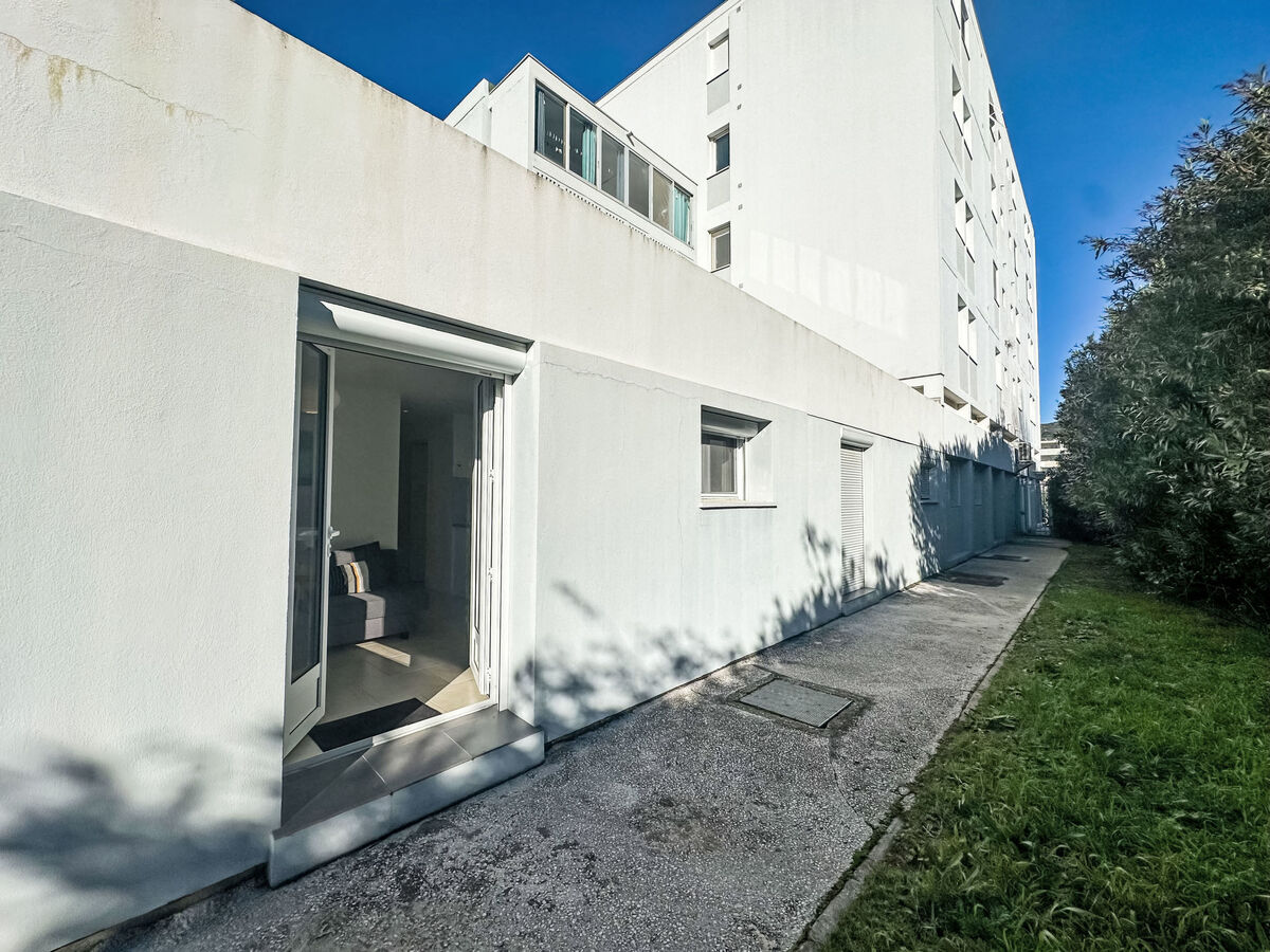 Appartement Le Perregaux, centre du Lavandou, jardin - Photo 24