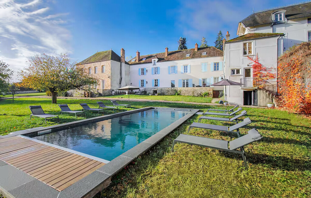 Maison 12 chambres avec piscine chauffée à Villecerf - Photo 1