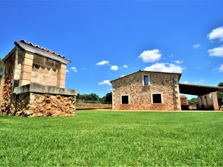 Can Borrassos - Finca 5 chambres piscine privée à Sant Jordi : photo 15