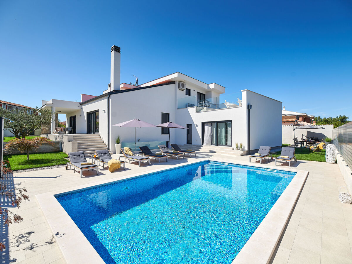 Villa Dolcea – Maison 4 chambres avec piscine à Umag - Photo 1