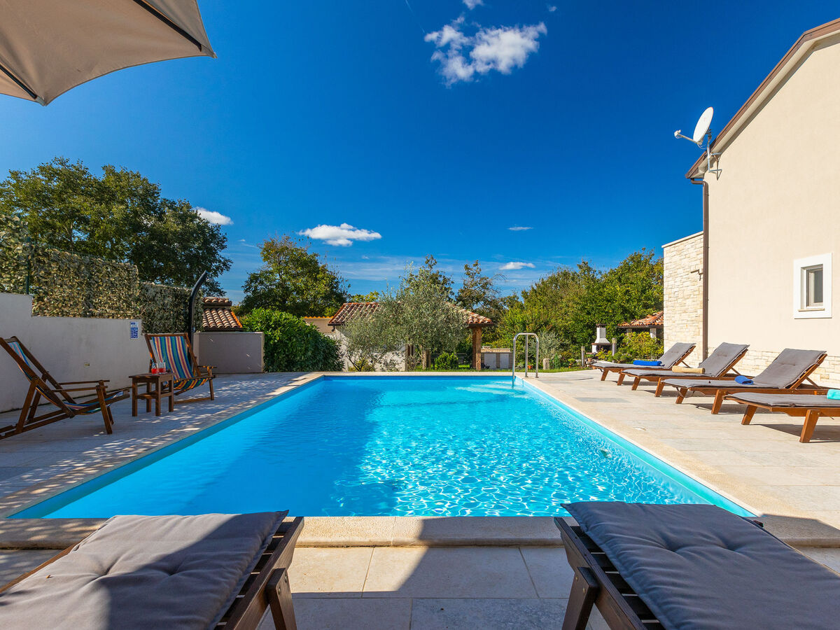 Villa Lasa à Bazgalji : maison 3 chambres avec piscine - Photo 2