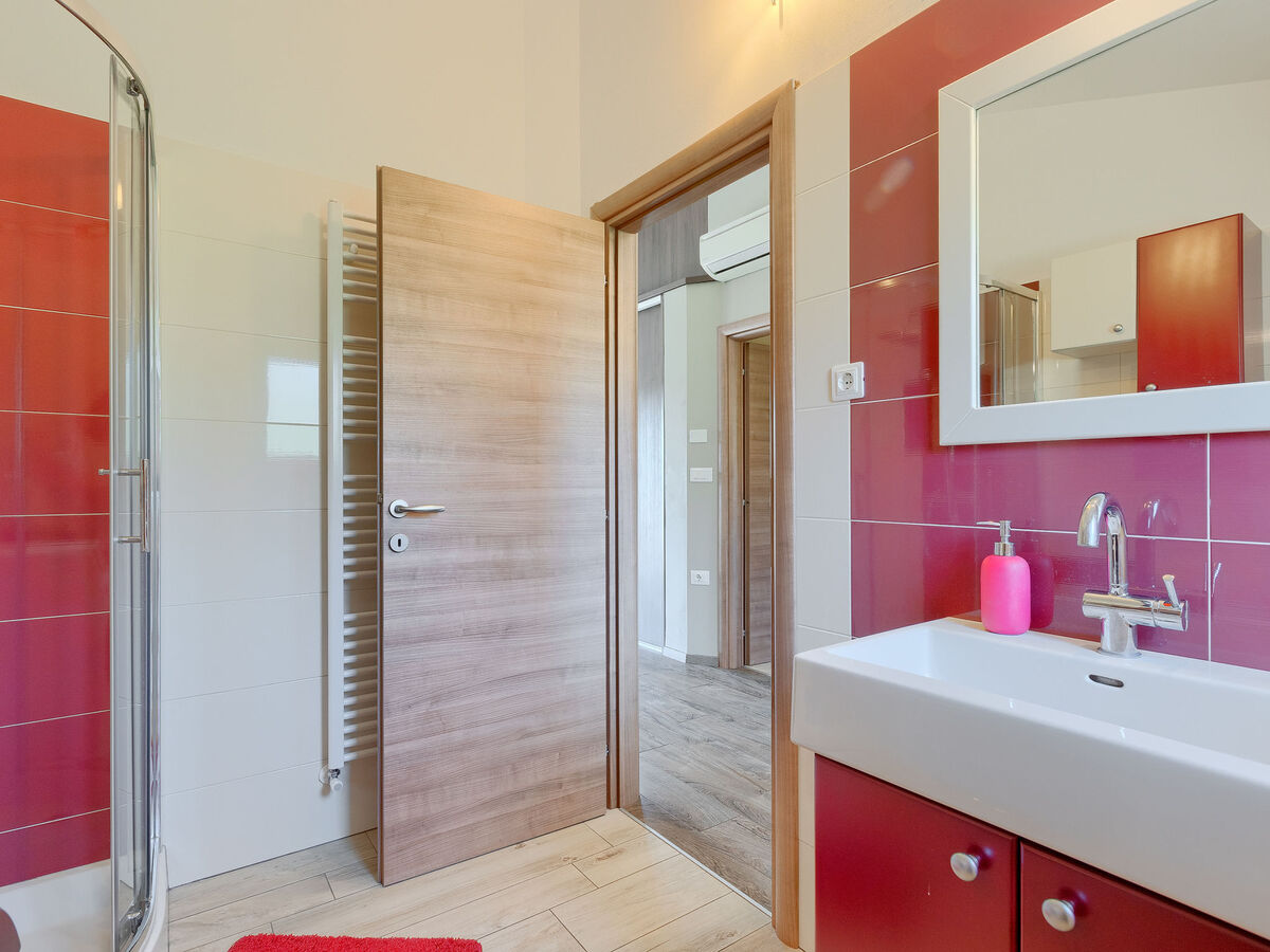Villa Lasa à Bazgalji : maison 3 chambres avec piscine - Photo 17
