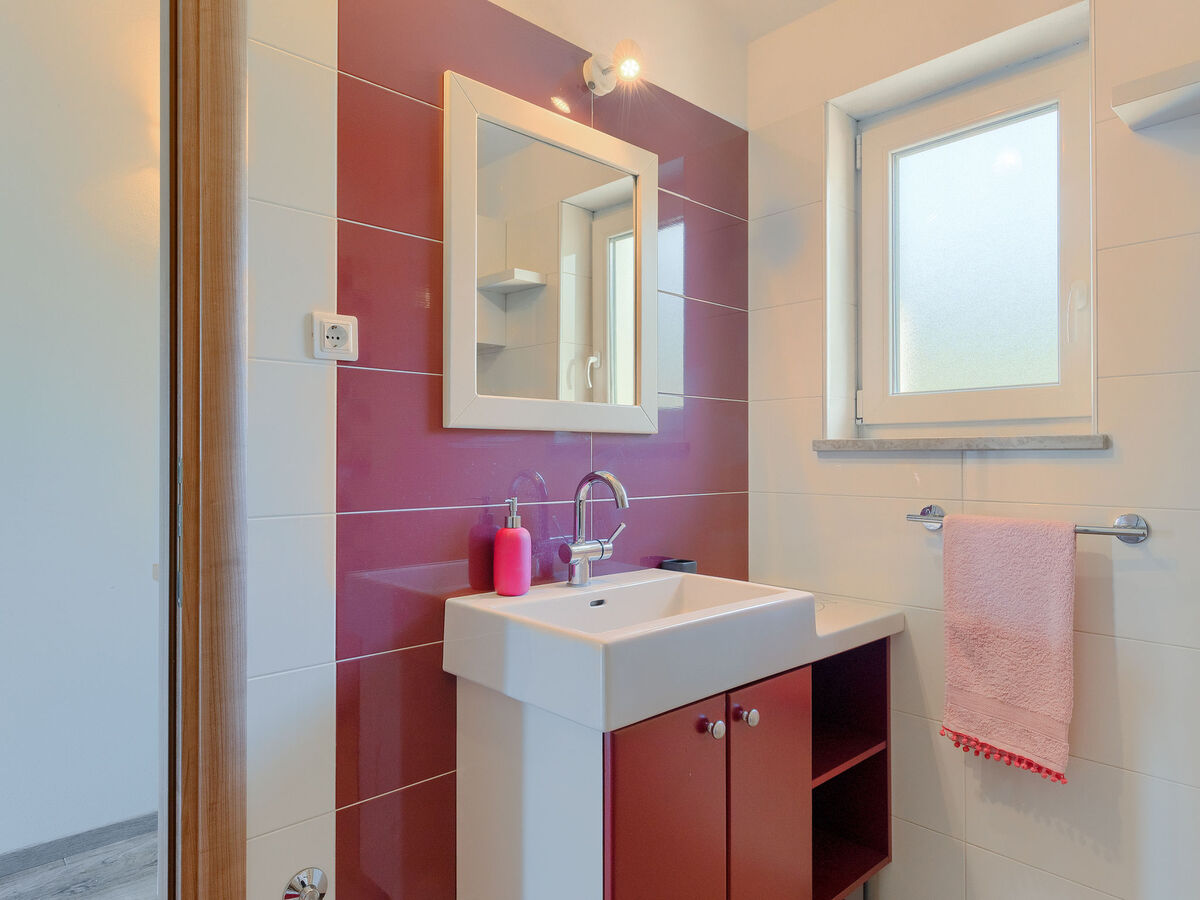 Villa Lasa à Bazgalji : maison 3 chambres avec piscine - Photo 18
