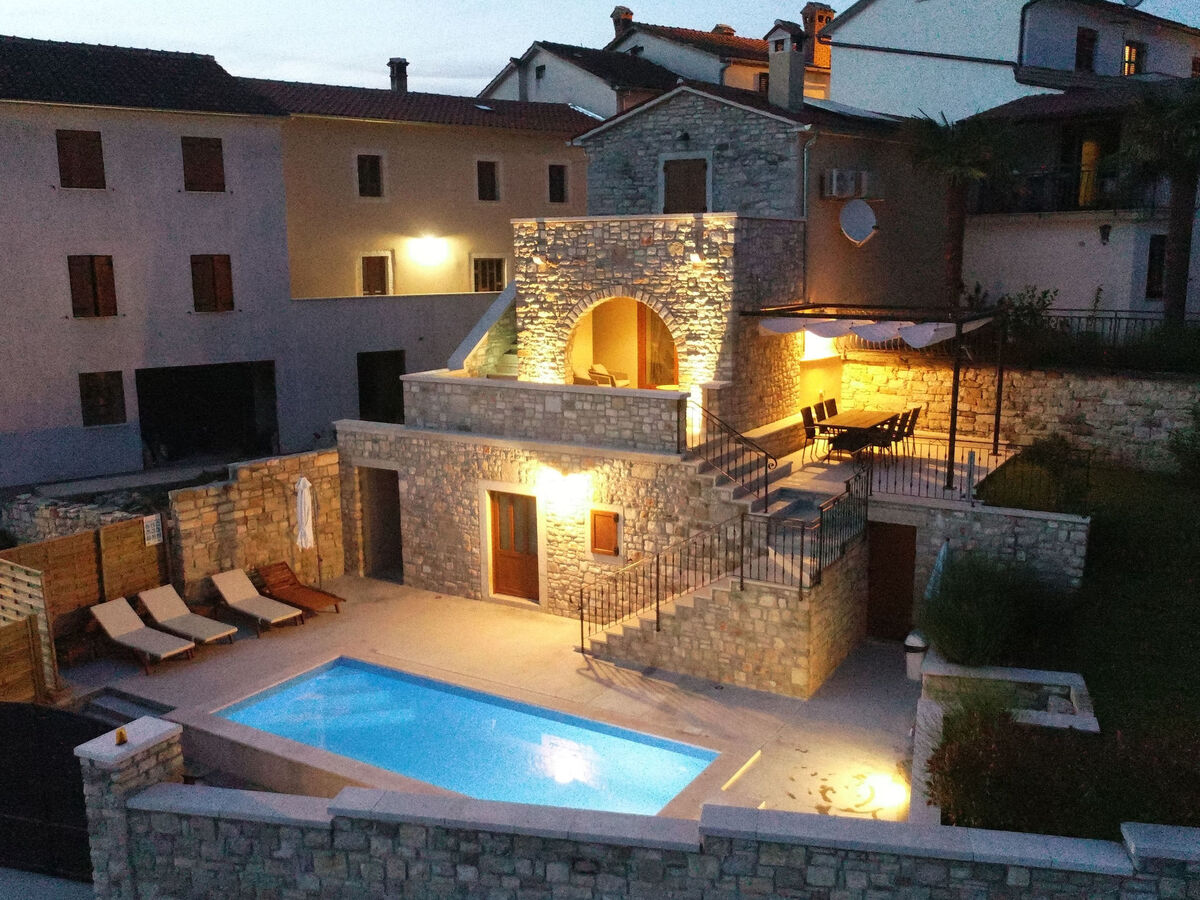 Villa Beram, maison historique 3 chambres avec piscine - Photo 8