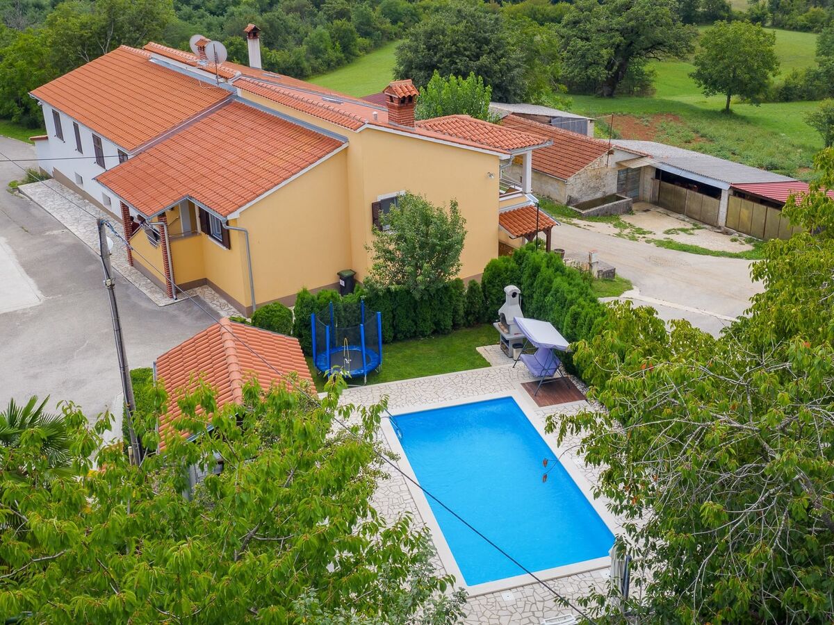 Villa Semy : maison 5 chambres avec piscine à Bazgalji - Photo 5