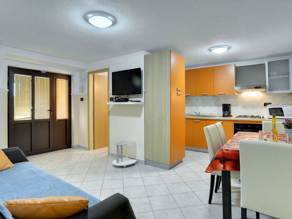Villa Semy : maison 5 chambres avec piscine à Bazgalji - Photo 18