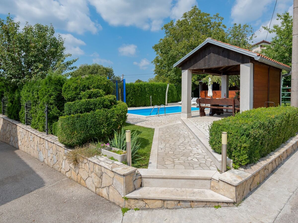 Villa Semy : maison 5 chambres avec piscine à Bazgalji - Photo 25