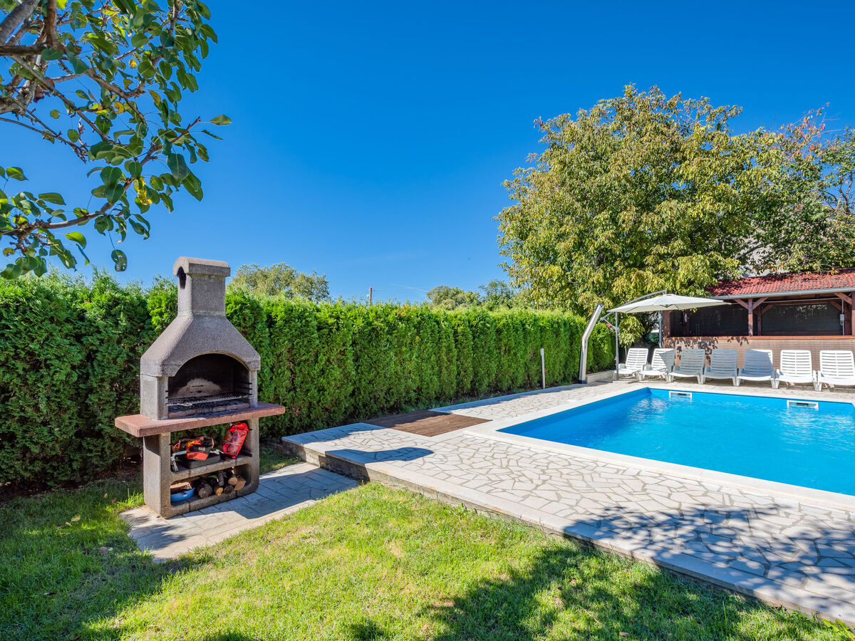 Villa Semy : maison 5 chambres avec piscine à Bazgalji - Photo 26
