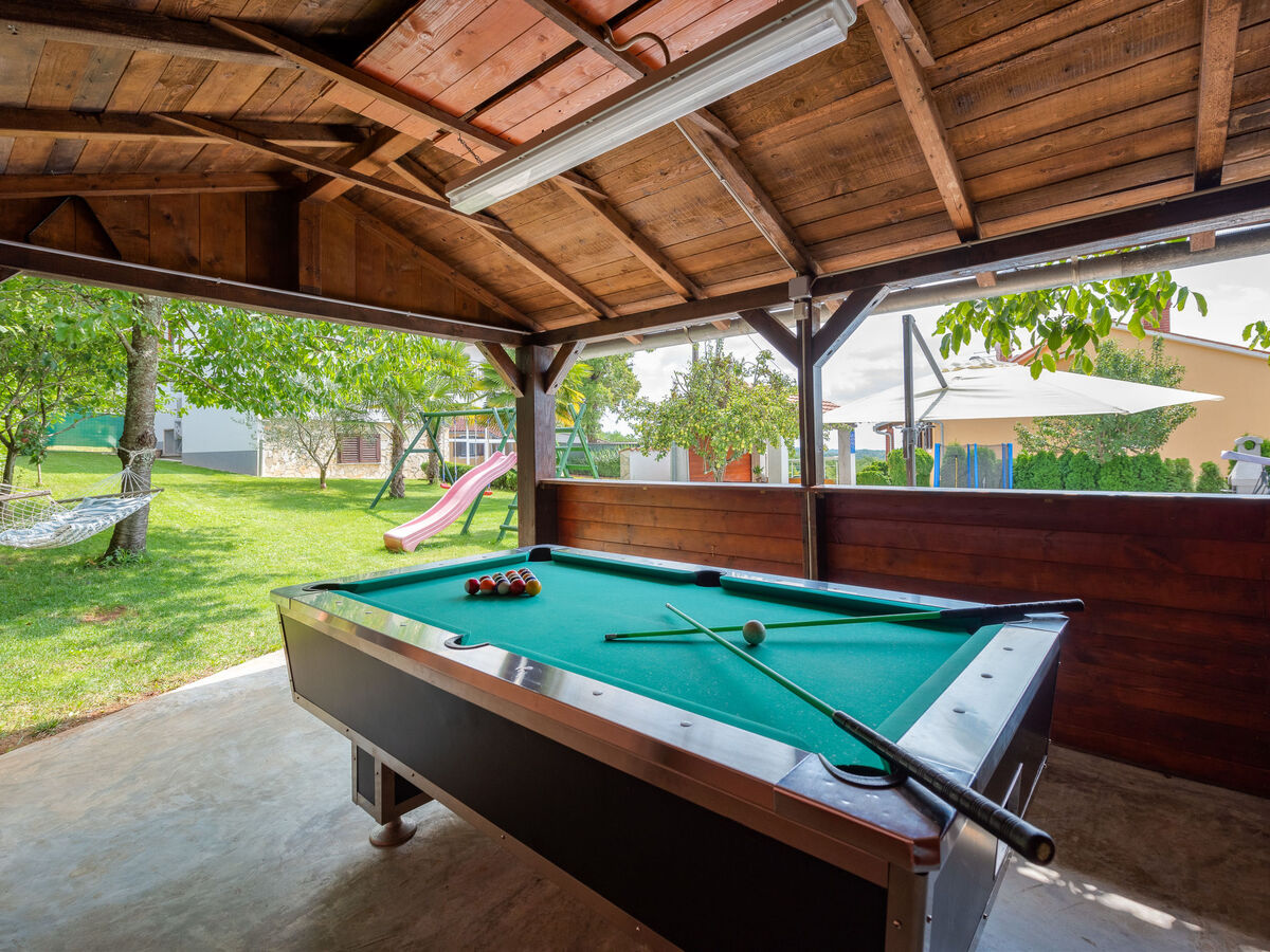Villa Semy : maison 5 chambres avec piscine à Bazgalji - Photo 30