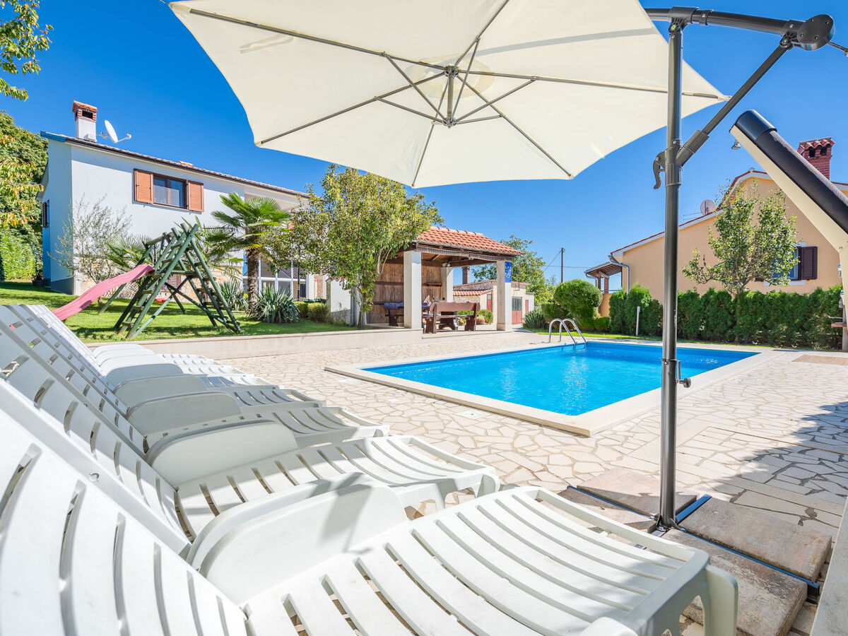 Villa Semy : maison 5 chambres avec piscine à Bazgalji - Photo 31