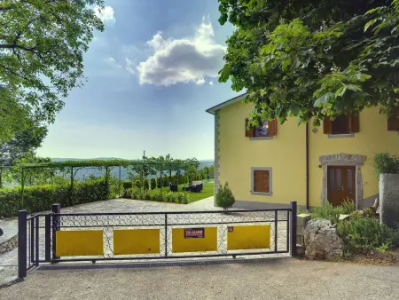 Villa Bella, maison 4 chambres avec piscine à Bazgalji : photo 7
