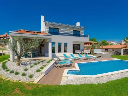 Villa Grande, 4 chambres avec piscine et jacuzzi à Poreč : photo 3