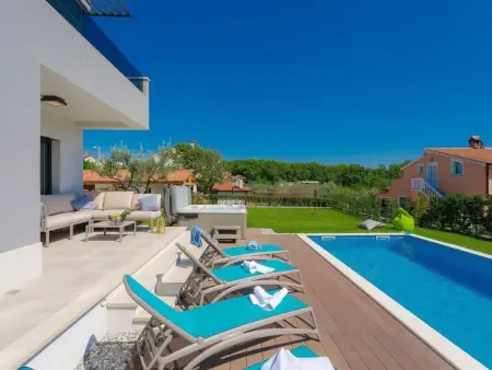 Villa Grande, 4 chambres avec piscine et jacuzzi à Poreč : photo 17