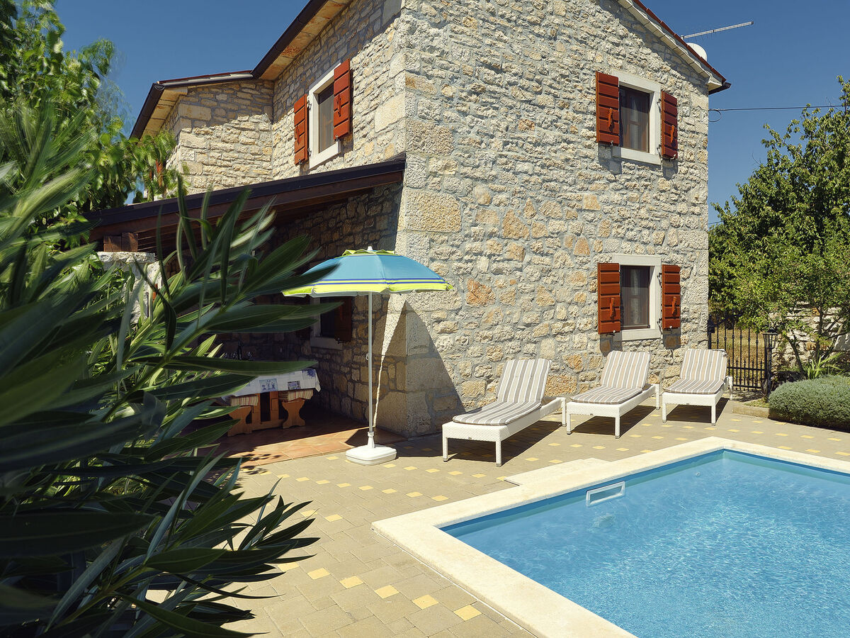 Villa Angelo & Marija, maison 6 pers. avec piscine à Poreč - Photo 4