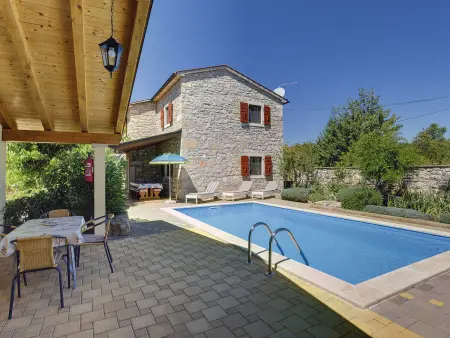 Villa Angelo & Marija, maison 6 pers. avec piscine à Poreč