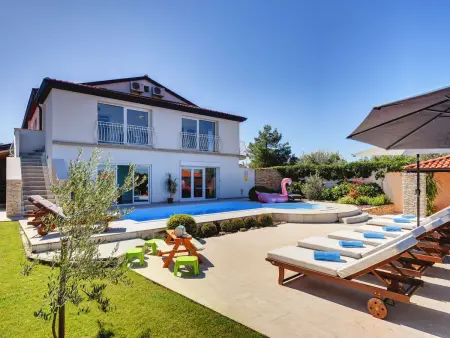 Villa Allegra, maison 3 chambres avec piscine à Kanfanar