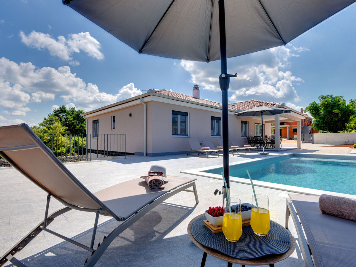 Villa LeMi : maison 3 chambres avec piscine privée - Photo 14