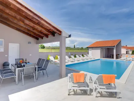 Villa Marcelia : 2 maisons, piscine privée, 16 personnes : photo 6