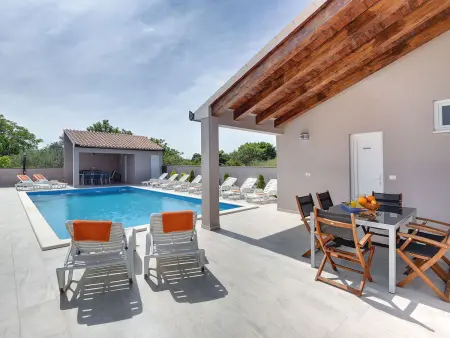 Villa Marcelia : 2 maisons, piscine privée, 16 personnes : photo 7
