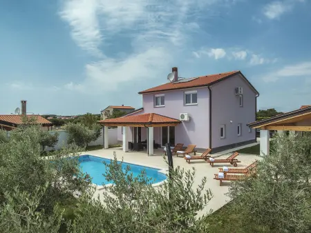 Villa Zeus à Bokordici – piscine et terrasse pour 9 : photo 2