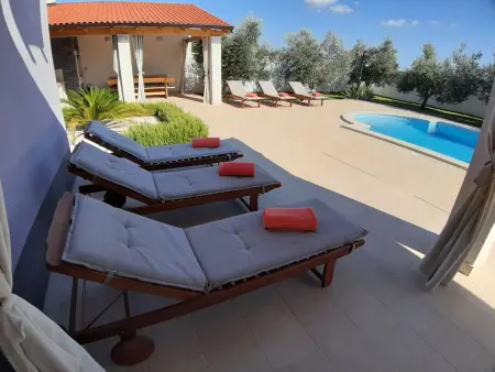 Villa Zeus à Bokordici – piscine et terrasse pour 9 : photo 5