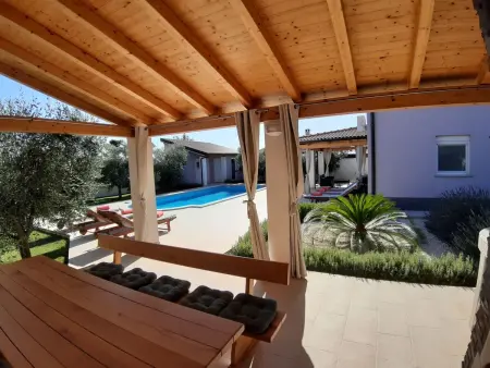 Villa Zeus à Bokordici – piscine et terrasse pour 9 : photo 8