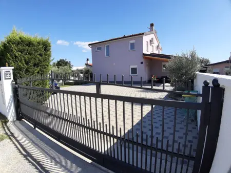 Villa Zeus à Bokordici – piscine et terrasse pour 9 : photo 13