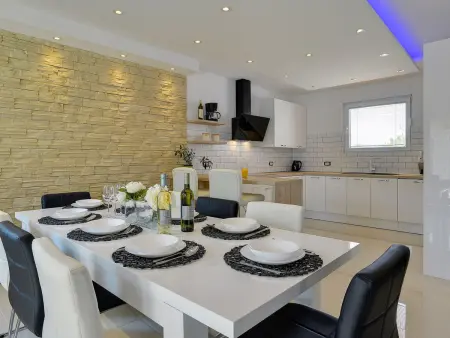 Villa Zeus à Bokordici – piscine et terrasse pour 9 : photo 19