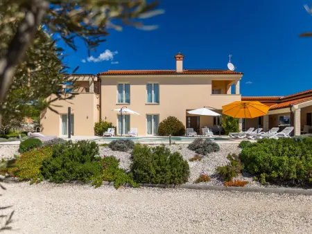 Villa Nirvana : maison 4 chambres avec piscine et sauna : photo 7