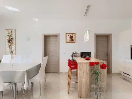 Villa Nirvana : maison 4 chambres avec piscine et sauna : photo 32