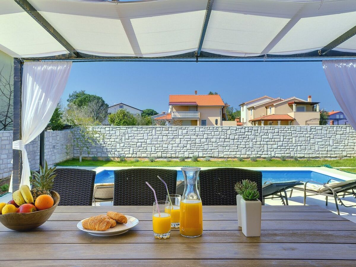 Villa Rudy – Maison 4 chambres avec piscine à Fažana - Photo 3