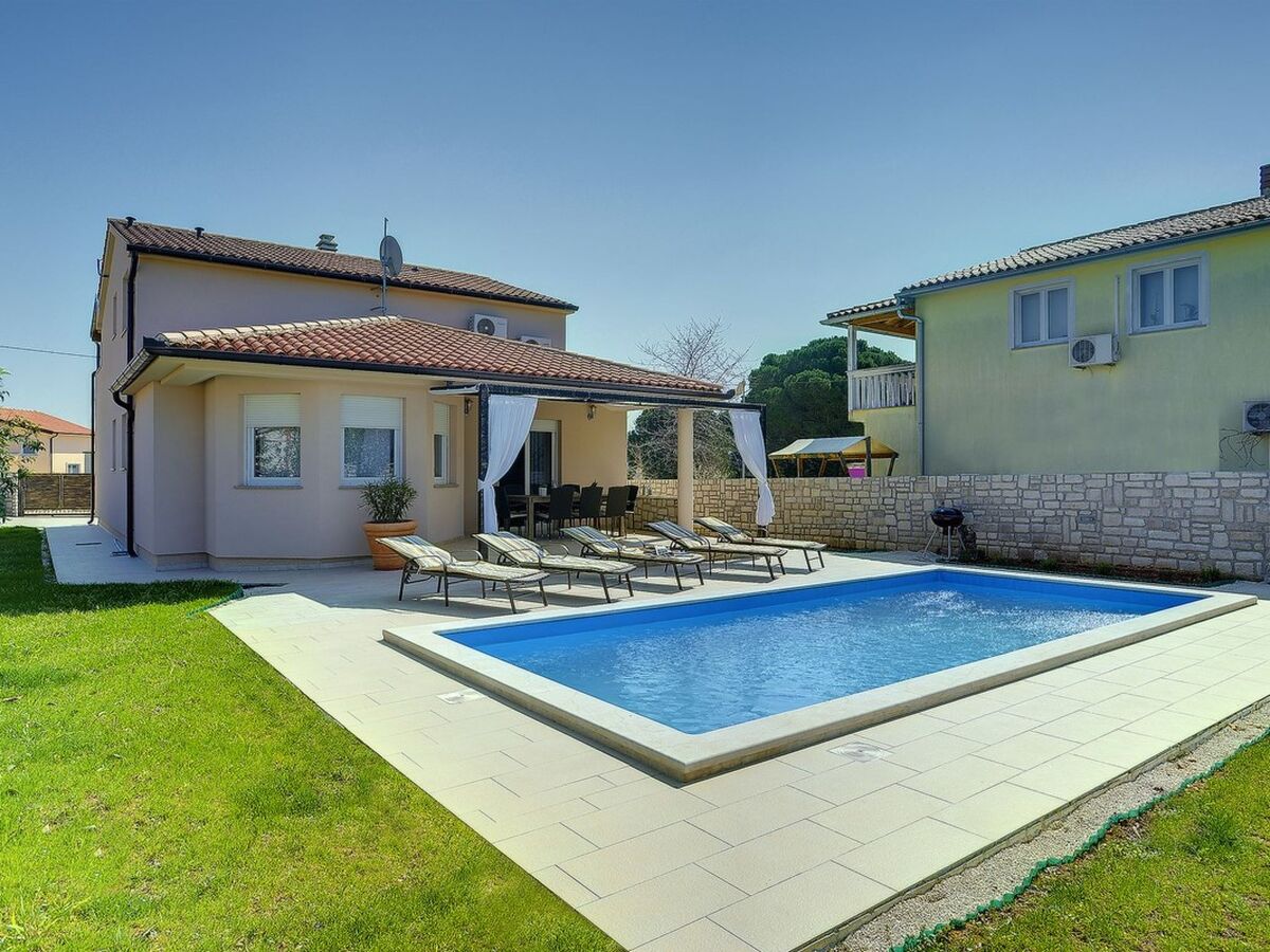 Villa Rudy – Maison 4 chambres avec piscine à Fažana - Photo 4