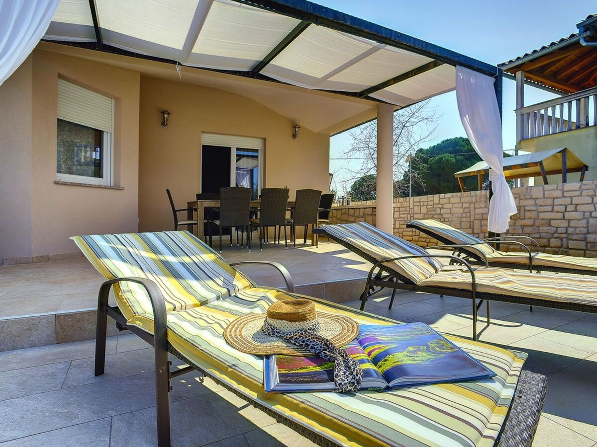 Villa Rudy – Maison 4 chambres avec piscine à Fažana - Photo 6
